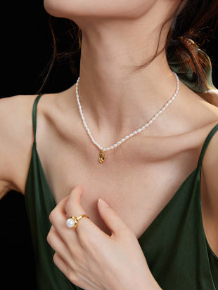 Rice pearl necklace