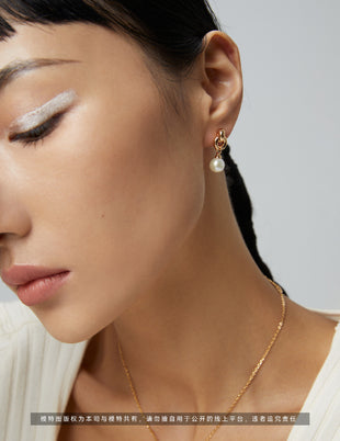 Sterling silver pearl earrings
